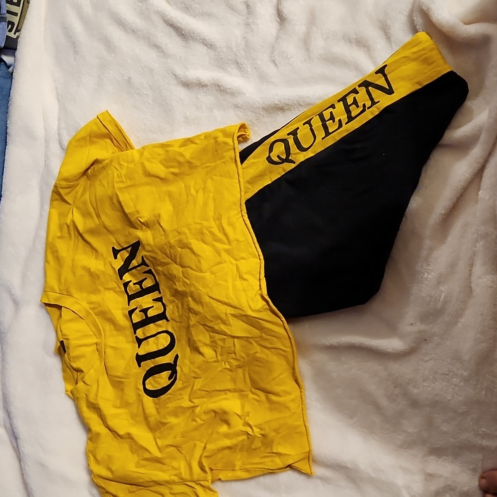 Queen outfit